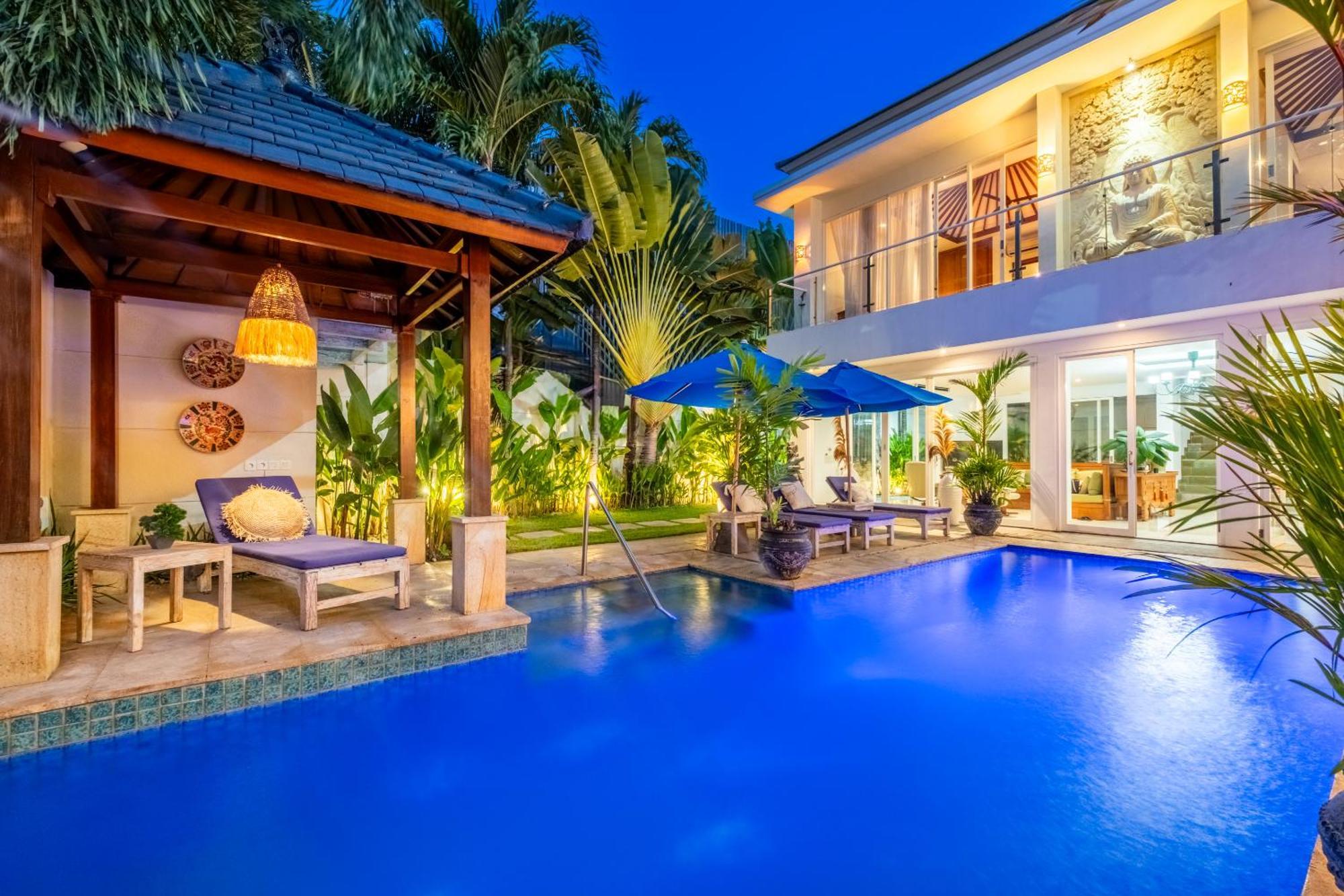 Aq-va & Seminyak Hotel Legian