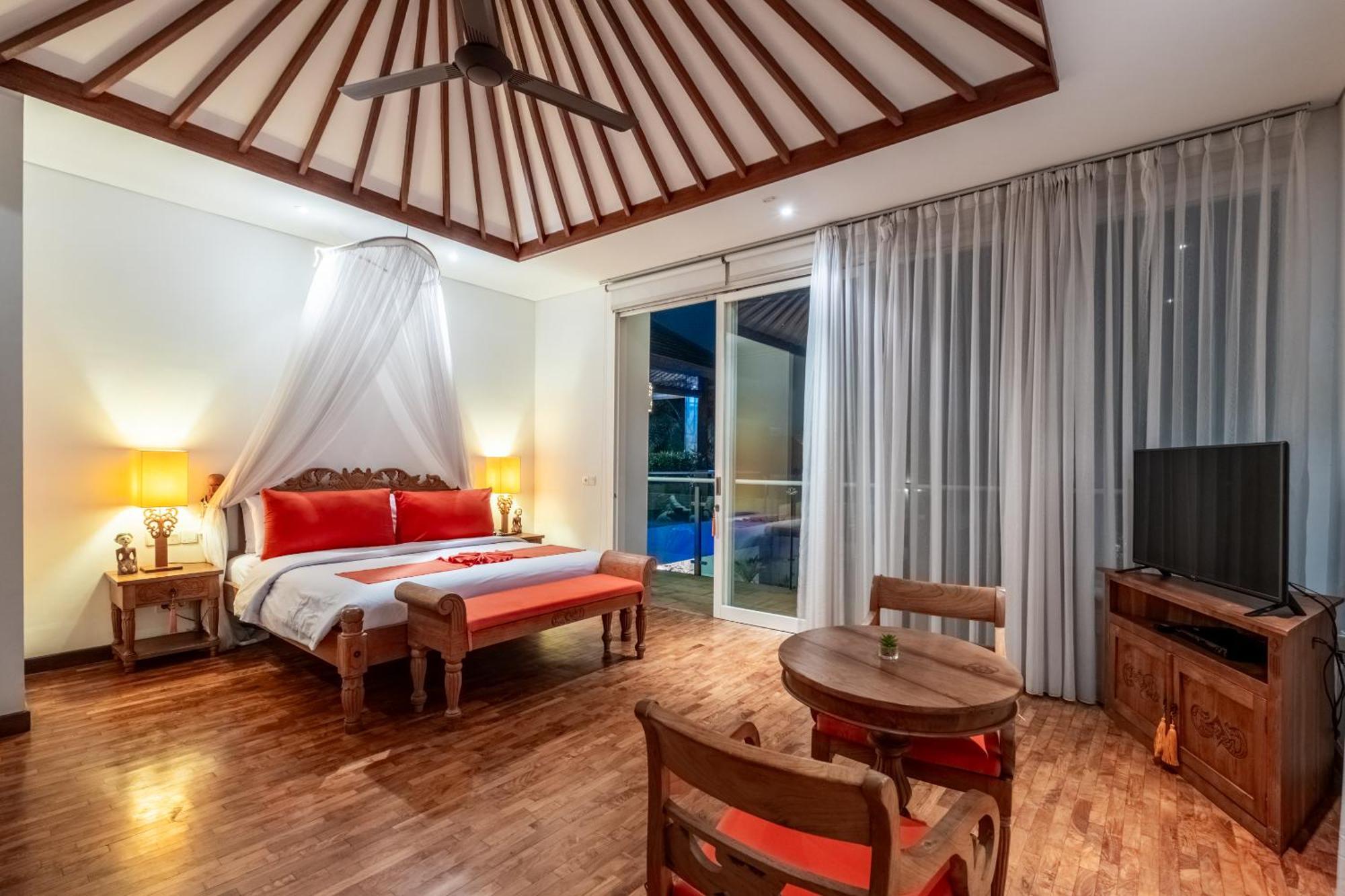 Aq-va & Seminyak Hotel Legian