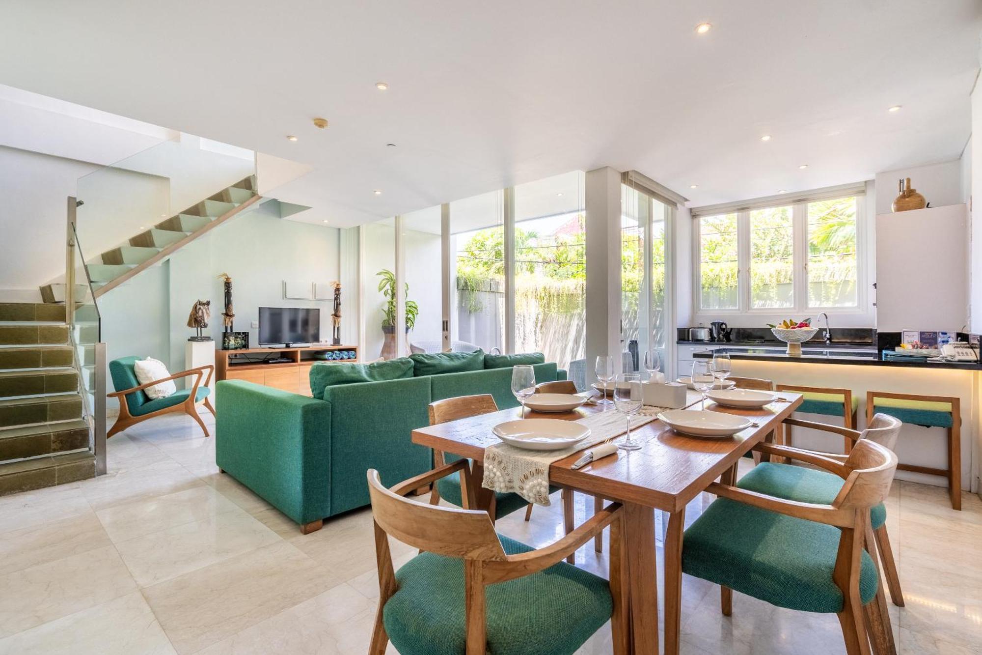 Aq-va & Seminyak Hotel Legian