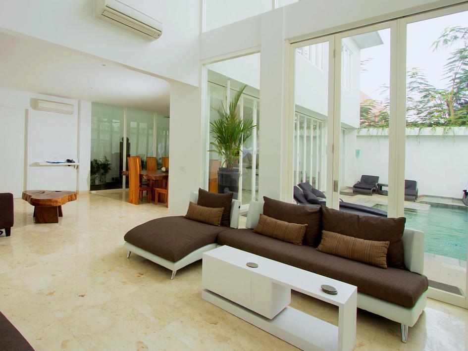 Aq-va & Seminyak Hotel