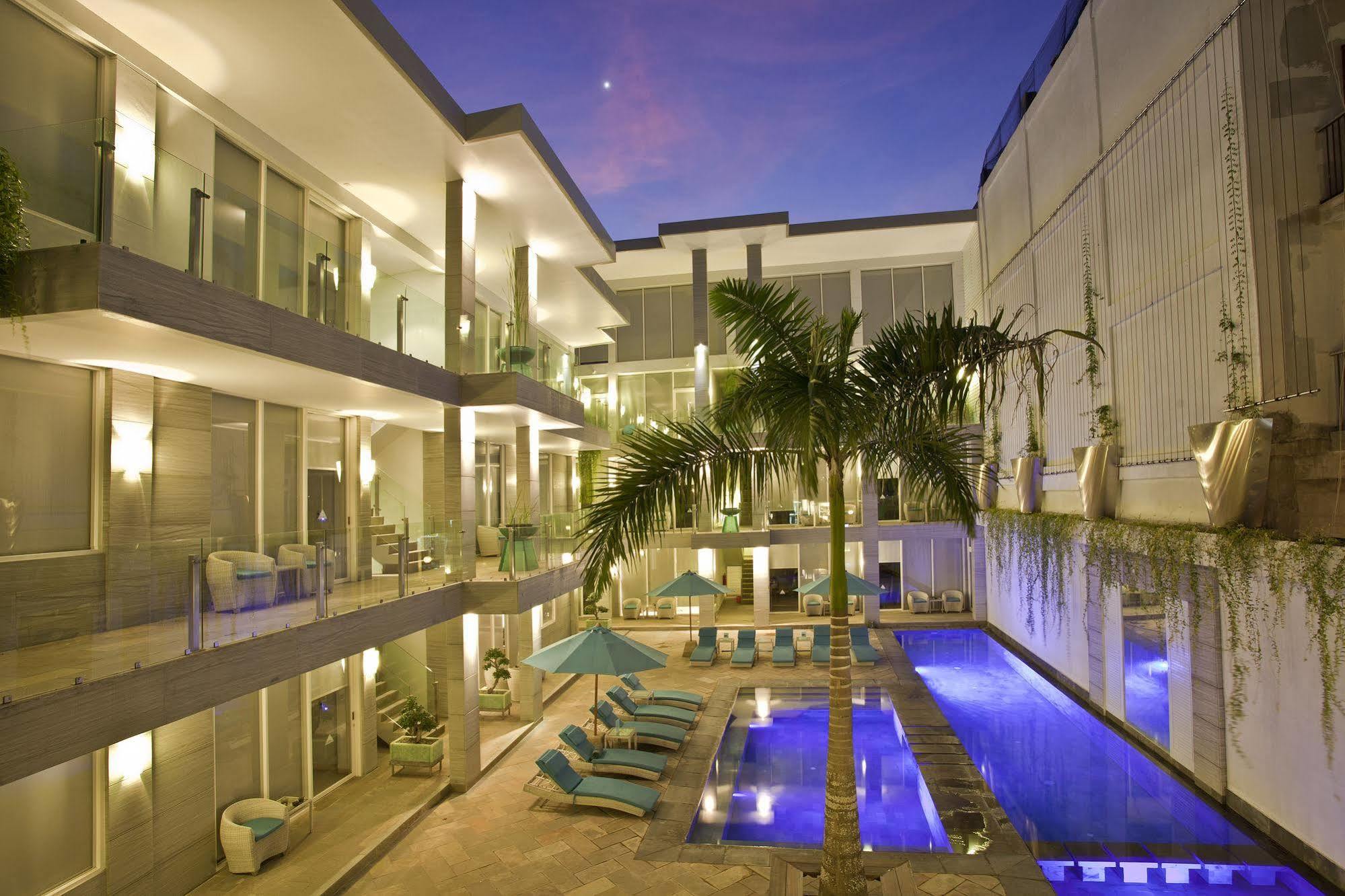 होटल Aq-va & Seminyak 4*